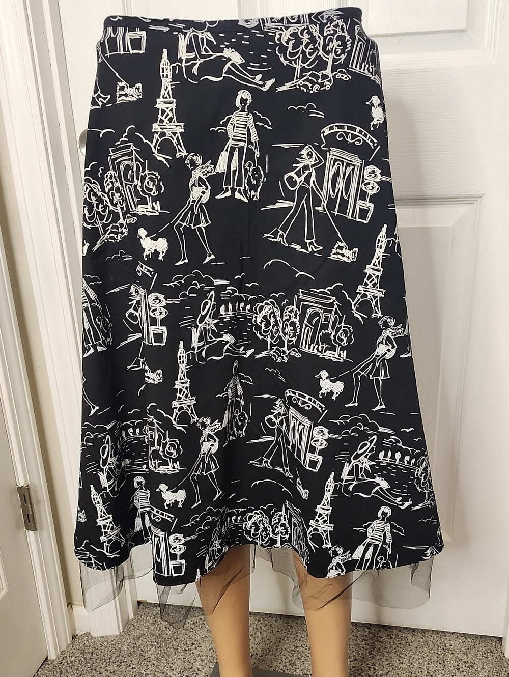 Black & White Lined Paris-Print A-Line Skirt With Lace Detail And Zip Closure